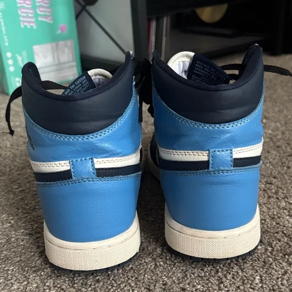 Air Jordan 1 Retro High OG ‘Obsidian University Blue’ - Picture 4 of 7